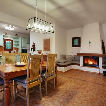 Βίλλα Φανούλα Villa Fanoula チョルト エクステリア 写真